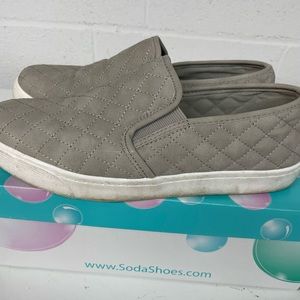 Soda brand slip on.  Good condition